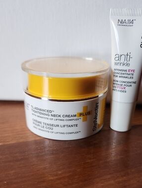 StriVectin TL Advanced Tightening Neck Cream Plus – Yellow and White